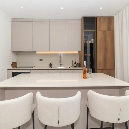 Antinov Romansa Apartman Zára