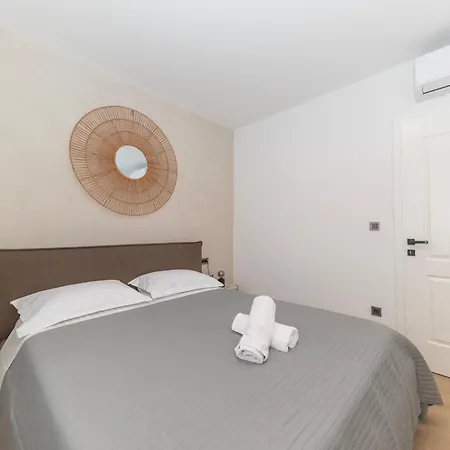 Apartman Antinov Romansa Zára